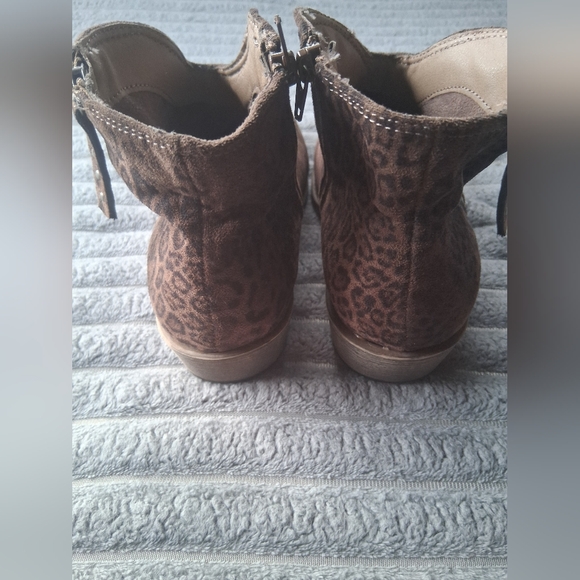Very G Brown Leopard Print Ankle Boots With Zipper - Picture 8 of 10